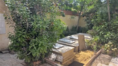 تجهيز المقبرة وسرادق عزاء للمشيعين.. هنا مدفن سمير صبري بالإسكندرية| صور