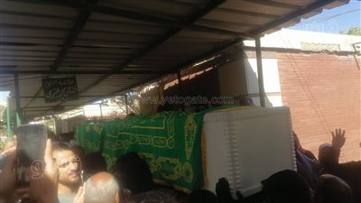 10 صور ترصد وصول جثمان سمير صبري إلى مقابر المنارة في الإسكندرية 