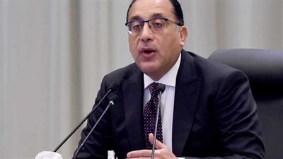 رئيس الوزراء يتفقد أعمال محطات شحن السيارات الكهربائية في شرم الشيخ