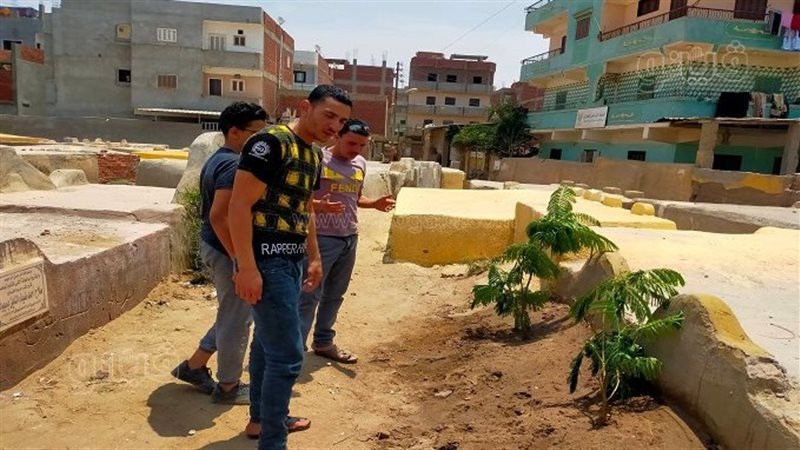 اصدقاء وجيران واقارب