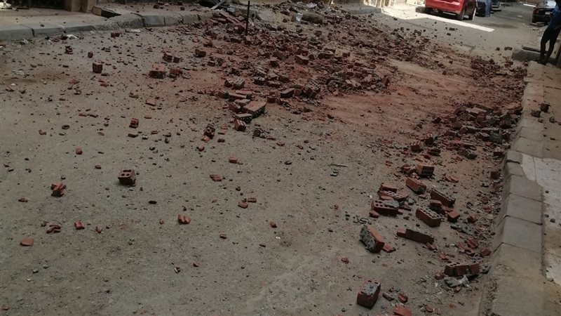 العقار المنهار