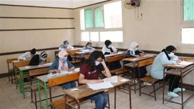 تداول امتحان الدراسات للشهادة الإعدادية بالقاهرة 