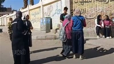 توافد طلاب الشهادة الإعدادية على مدارس القاهرة لأداء امتحان الدراسات الاجتماعية | فيديو 