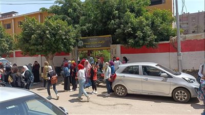 سهل وجميل.. فرحة طالبات الشهادة الإعدادية بامتحان الدراسات في القاهرة | فيديو 