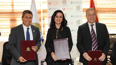 مايا مرسي: نرحب دائما بمبادرات النهوض بالمرأة المصرية