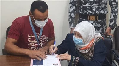 الجوازات: التيسير على كبار السن وذوي الهمم للحصول على الخدمات والمستندات الشرطية | صور 