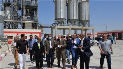 محافظ الإسماعيلية يتفقد صوامع القمح بأبوصوير | صور