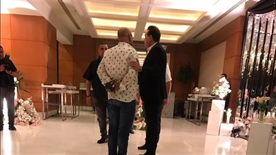 حكيم أول حضور حفل زفاف بوسي 