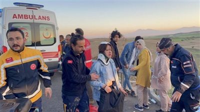 مقتل 3 أشخاص وإصابة 41 آخرين في حادث بتركيا|صور 