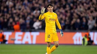 ياسين بونو أول حارس عربي يفوز بجائزة زامورا في الدوري الإسباني