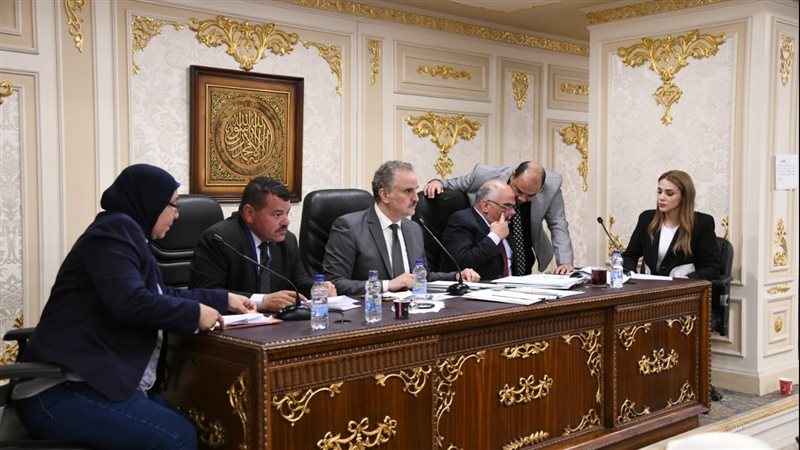لجنة الاقترحات والشكاوى