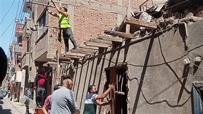 إزالة عقار سكني آيل للسقوط بطنطا | صور