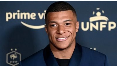 كيليان مبابي: أنا وبنزيما وماني الأحق بالكرة الذهبية 