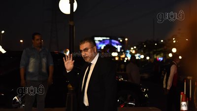 أشرف زكي وعمرو الليثي وجمال العدل في عزاء سمير صبري | فيديو وصور