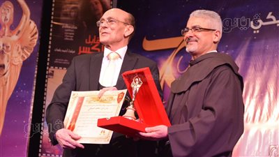 لحظة تكريم محمد صبحي من المركز الكاثوليكي للسينما بحضور خالد الصاوي | فيديو وصور