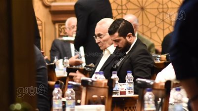 بعد غياب طويل.. أحمد شفيق يظهر في عزاء الفنان سمير صبري | صور