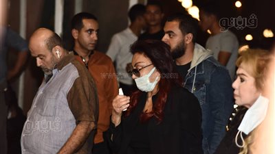 نبيلة عبيد وجمال سليمان وشريف منير في عزاء سمير صبري | فيديو وصور