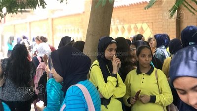 طالبات أولى ثانوي: امتحان الرياضيات 