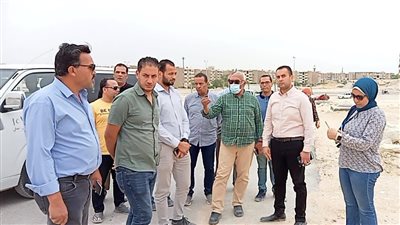 جولة تفقدية لمسئولي الإسكان بالمشروعات التنموية والاستثمارية بمدينة 15 مايو