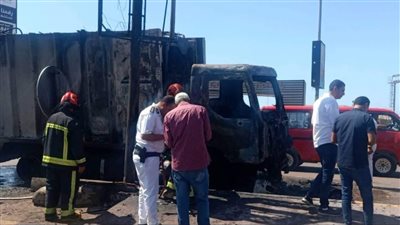 تفحم سيارة نظافة بالإسكندرية وإصابة سائقها