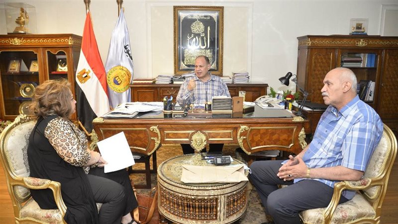 اجتماع محافظ أسيوط