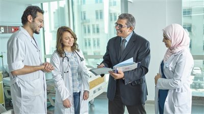 كلية الطب بجامعة مصر للعلوم والتكنولوجيا تحقق المركز الأول في استخدام تطبيق Incision Academy