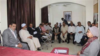 وفد قنا ينظم ندوة عن محاور الإصلاح السياسي والاقتصادي 