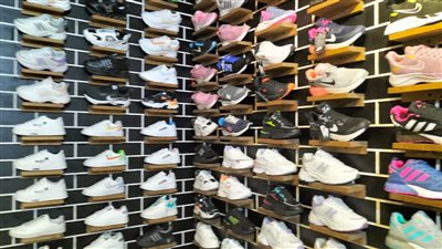 تموين وسط الإسكندرية تشن حملات على أكبر سوق للأحذية الرياضية