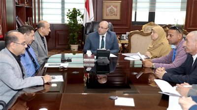 محافظ بني سويف يوجه بسرعة تسليم قطعة أرض لإنشاء مدرسة بعزبة الصعايدة