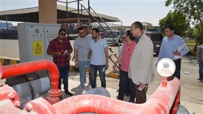 لجنة من محافظة بني سويف ترصد مخالفات بمنشآت صناعية تستخدم مواد خطرة 