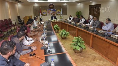 محافظ مطروح يلتقي شباب الشواطئ استعدادا للصيف بحضور النواب | صور