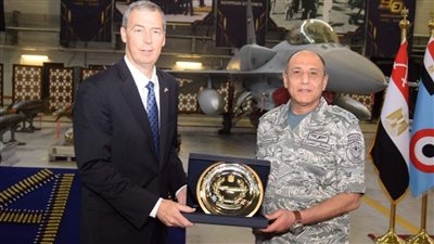  القوات الجوية تحتفل بمرور 40 عاما على هبوط أول طائرة طراز 