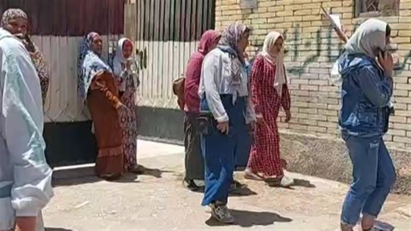 طلاب الشهادة الاعدادية