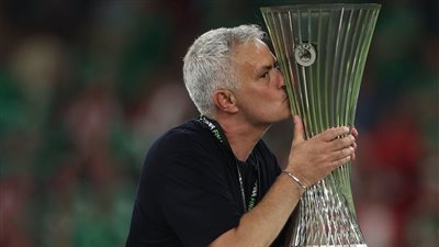 رجل الإنجازات الاستثنائية.. مورينيو يحقق 