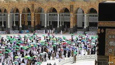 يطبق اليوم.. قرار سعودي بمنع دخول المقيمين إلى مكة ويستثني هؤلاء