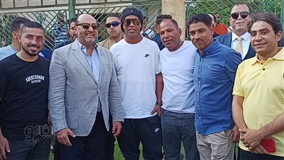 رونالدينيو يشاهد تدريبات إيسترن كومباني بالعمرانية| فيديو