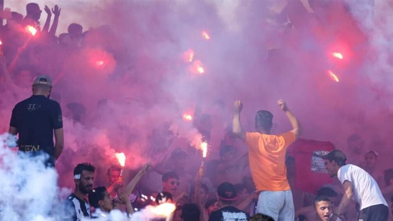 الجماهير في الدوري