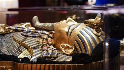 توت عنخ آمون، مصر تكشف أسرار مومياء الصبي الذهبي (فيديو)