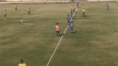 تأخر انطلاق مباراة دمنهور وبلدية المحلة لعدم حضور مساعد الحكم 