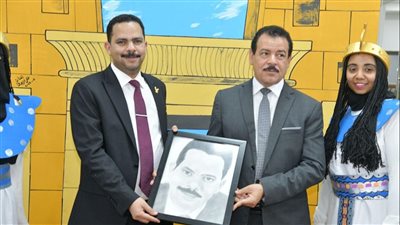 أشرف رشاد: المشروعات القومية أعادت العافية لاقتصادنا الوطني 