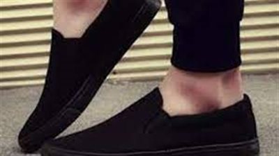 تفسير حلم الحذاء الأسود في المنام وعلاقته بالرزق الكبير والأموال الكثيرة