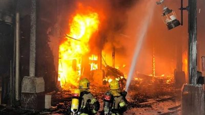 حريق هائل يلتهم ملابس وبطاطين مساعدات لأوكرانيا