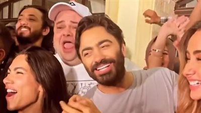 هنا الزاهد وتامر حسني يحتفلان بانتهاء تصوير فيلم بحبك | فيديو 