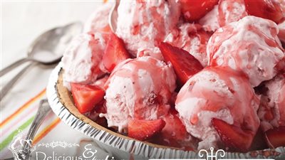 طريقة عمل آيس كريم الفراولة بالزبادي والعسل