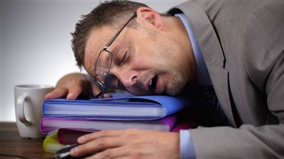 علاج الخمول والنعاس.. أبرزها ممارسة الرياضة والابتعاد عن الأكلات الدسمة