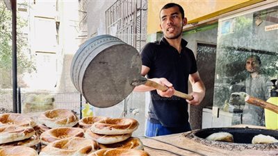 من بخارى لمدينة نصر.. حكاية مخبز العيش الأوزبكي بالحي الثامن| فيديو