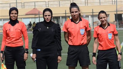 رباب الهواري أول مراقبة مباريات في صعيد مصر.. وهذه قصتها | صور