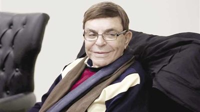 روايات متناقضة.. طارق الشناوي: سمير صبري لم يتزوج وليس لديه ابن والدليل وصيته