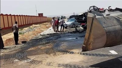 رفع آثار حادث طريق الإسماعيلية - السويس | صور