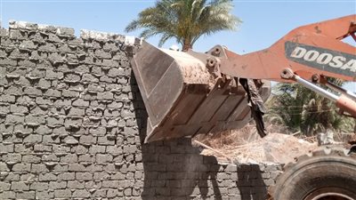 إزالة 6 حالات تعد على الأراضي الزراعية خلال حملات بمراكز أسيوط 